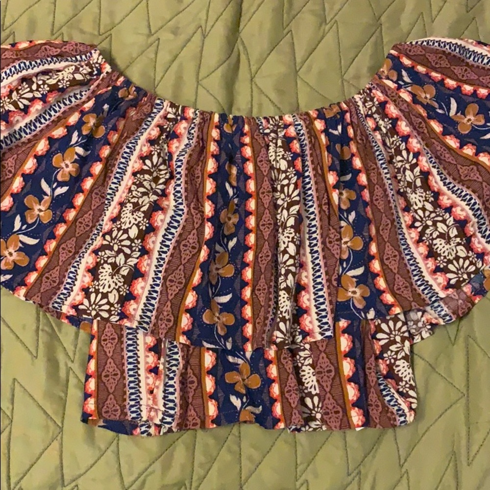 Shoulder croptop shirt
